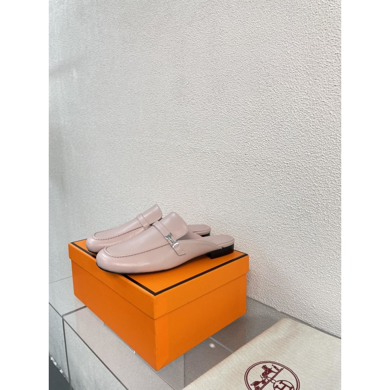 H**mes slippers